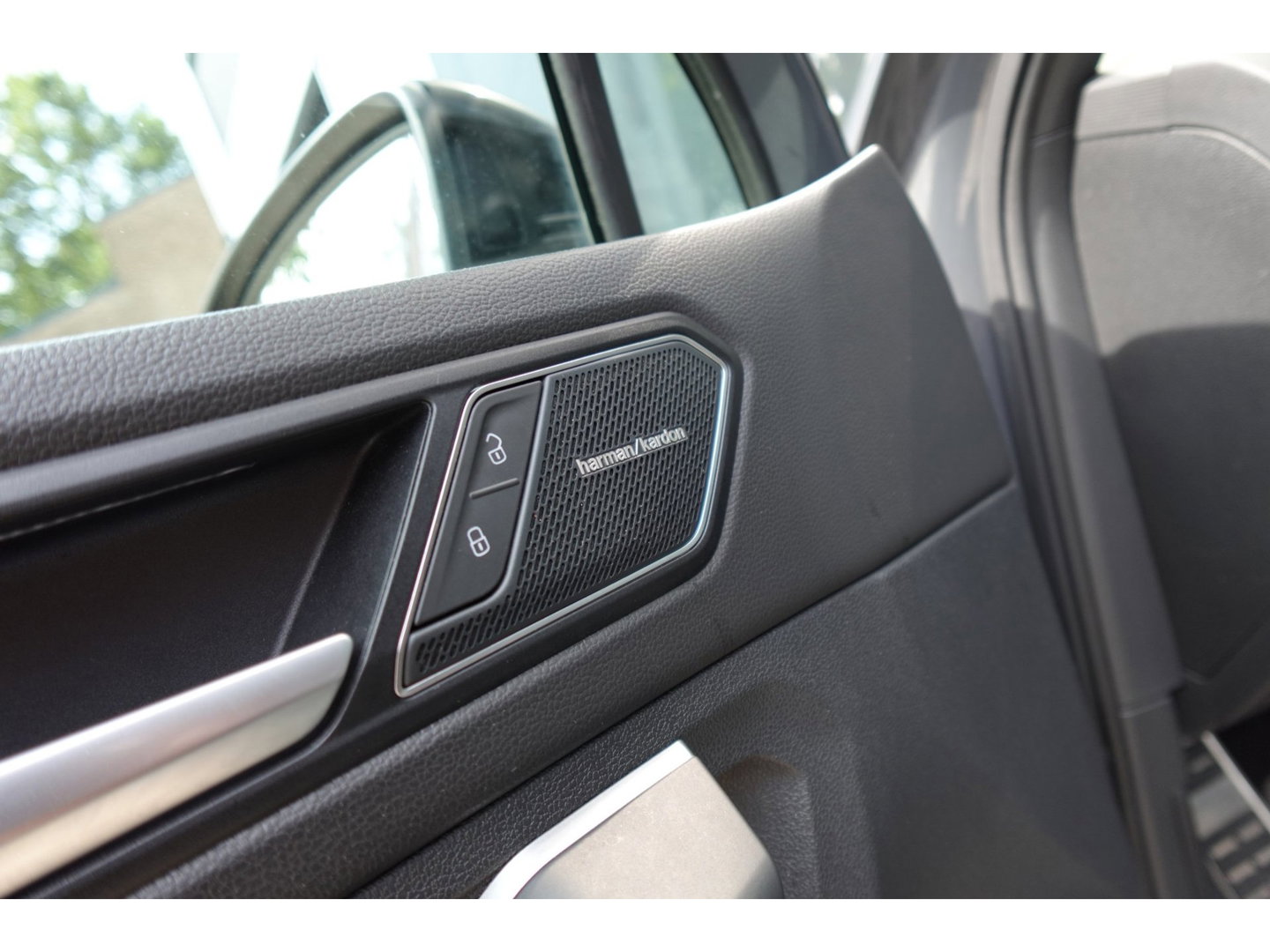 Volkswagen Tiguan 2.0 TDI 4Motion PANO H&K KEYLESS
