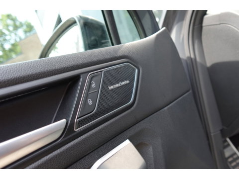 Volkswagen Tiguan 2.0 TDI 4Motion PANO H&K KEYLESS
