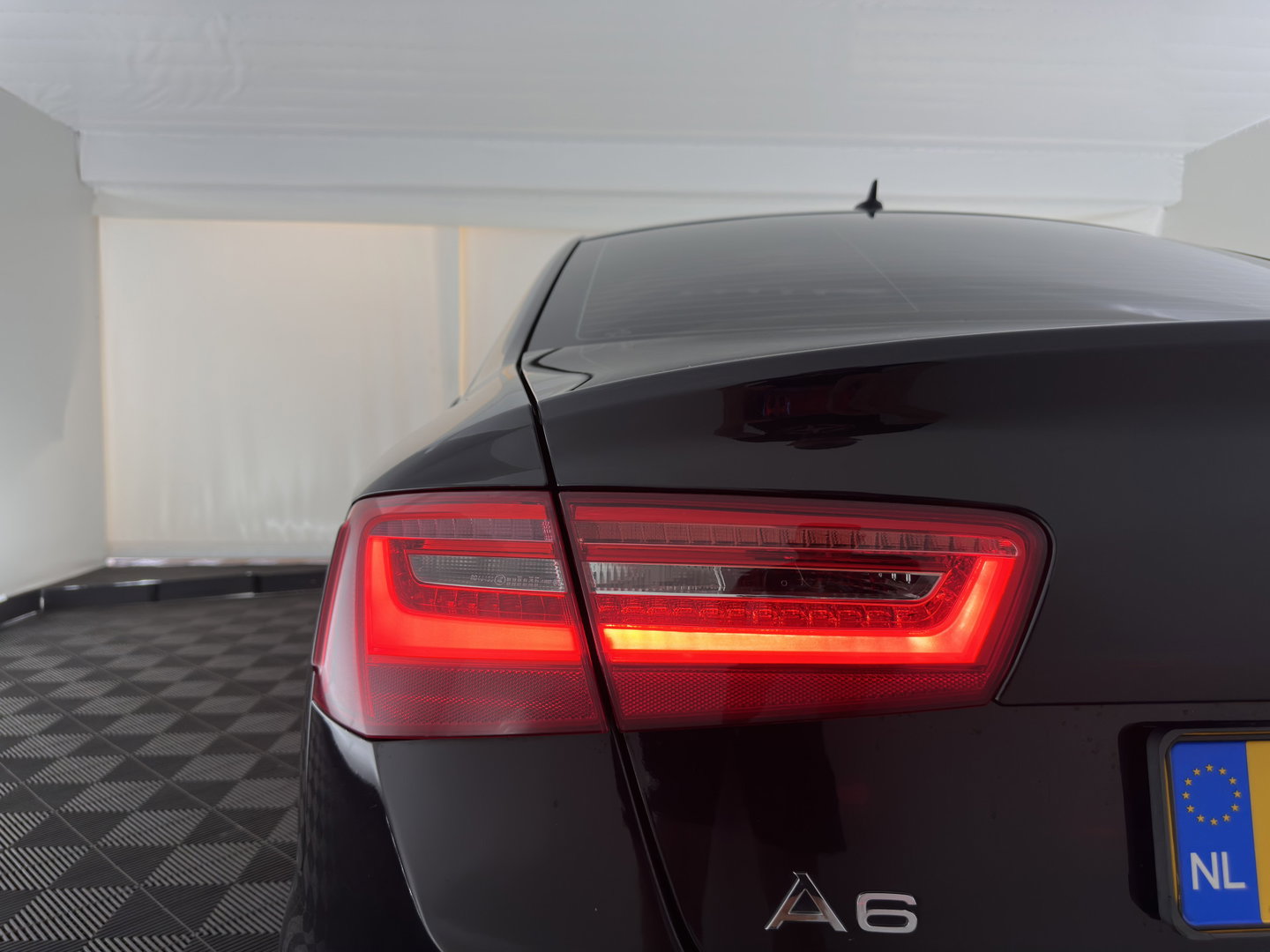 Audi A6 Limousine 3.0 TDI quattro Pro Line Plus Aut. *PANO | LEATHER | XENON | HEATED-COMFORTSEATS | BOSE-SOUND | NAVI-FULLMAP | ECC | PDC | CRUISE | PRIVACY-GLASS | 18''ALU*
