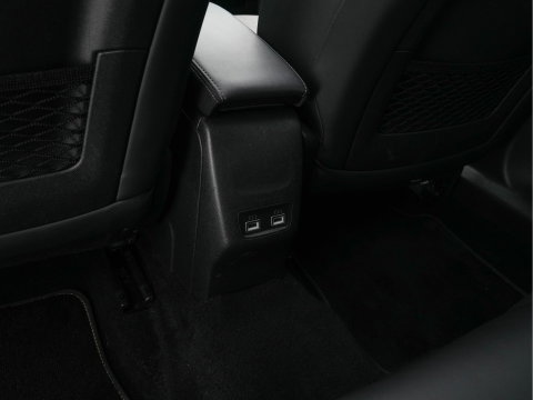 Peugeot e-2008 EV GT Pack 50 kWh [3-Fase-11kW] {SoH-88%} (INCL.BTW) *PANO | DIGI-COCKPIT | FULL-LED | BLIS | KEYLESS | LEATHER-MICROFIBRE | CAMERA | CARPLAY | CCS-FASTLOADER | DAB+ | NAVI-FULLMAP | ECC | PDC | SPORT-SEATS | AMBIENT-LIGHT | PRIVACY-
