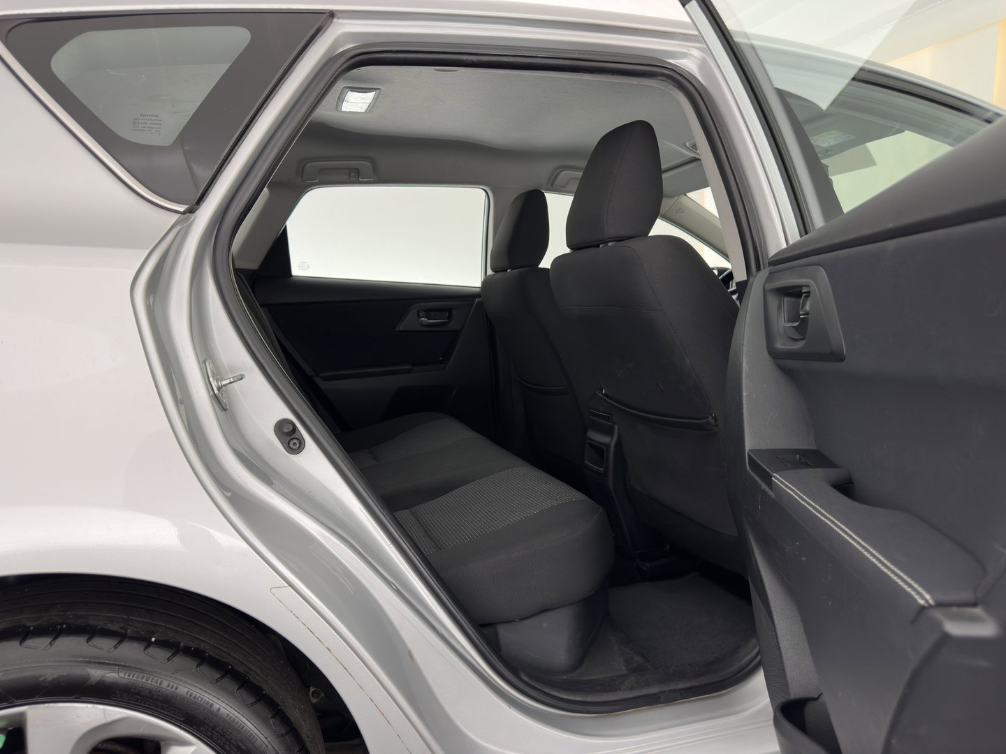 Toyota Auris 1.8 Hybrid Aspiration Aut. *CAMERA | KEYLESS | ECC | CRUISE | 17''ALU*