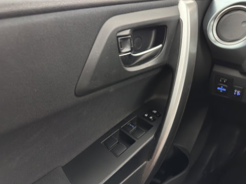 Toyota Auris 1.8 Hybrid Aspiration Aut. *CAMERA | KEYLESS | ECC | CRUISE | 17''ALU*