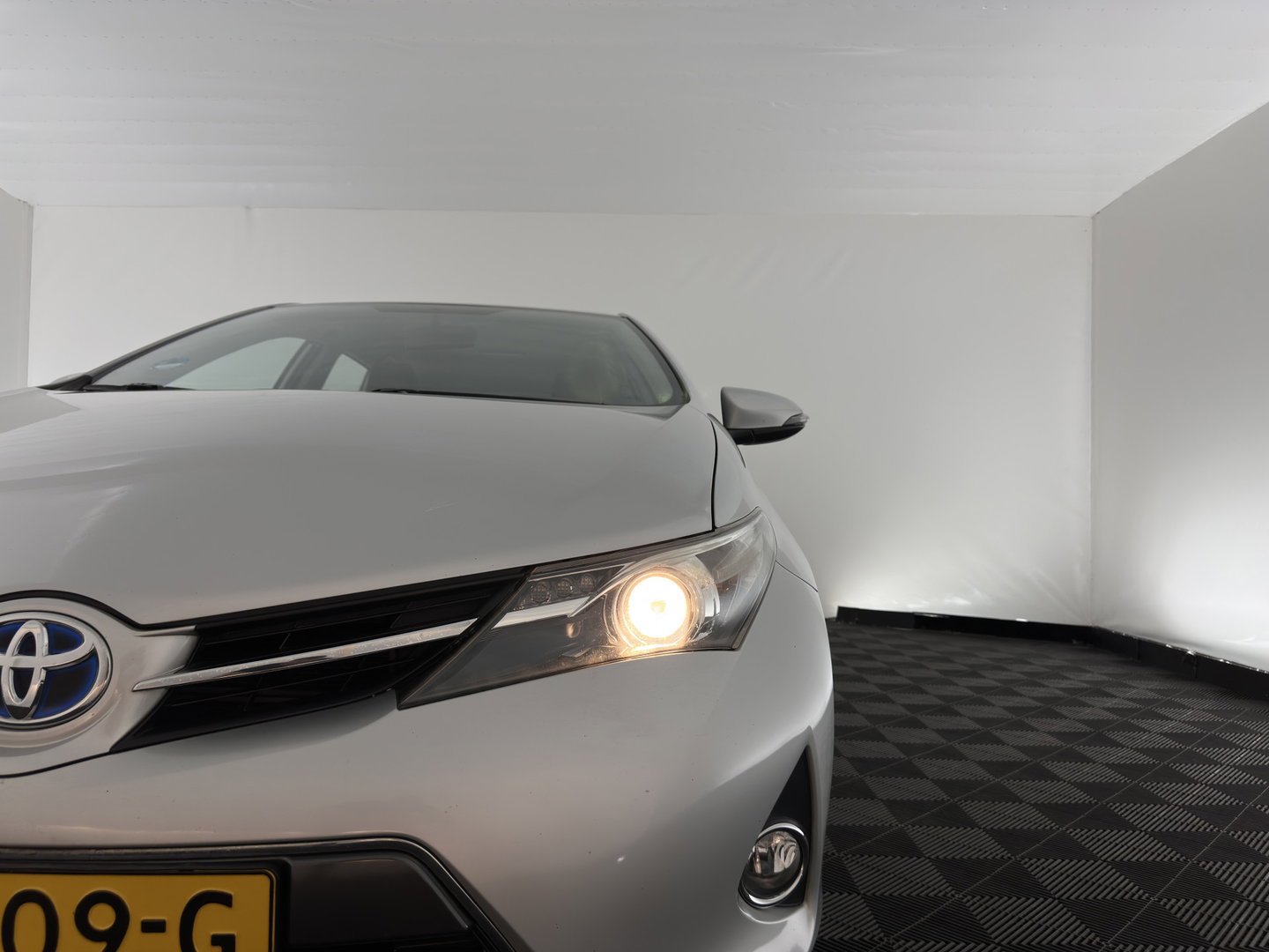 Toyota Auris 1.8 Hybrid Aspiration Aut. *CAMERA | KEYLESS | ECC | CRUISE | 17''ALU*