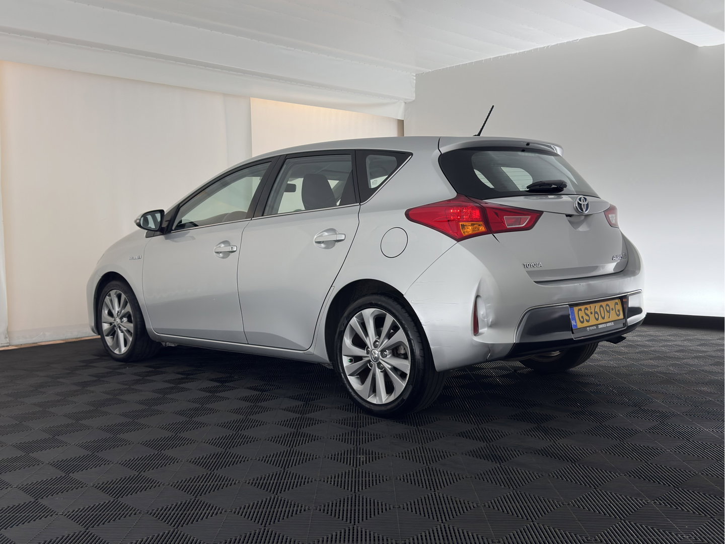Toyota Auris 1.8 Hybrid Aspiration Aut. *CAMERA | KEYLESS | ECC | CRUISE | 17''ALU*