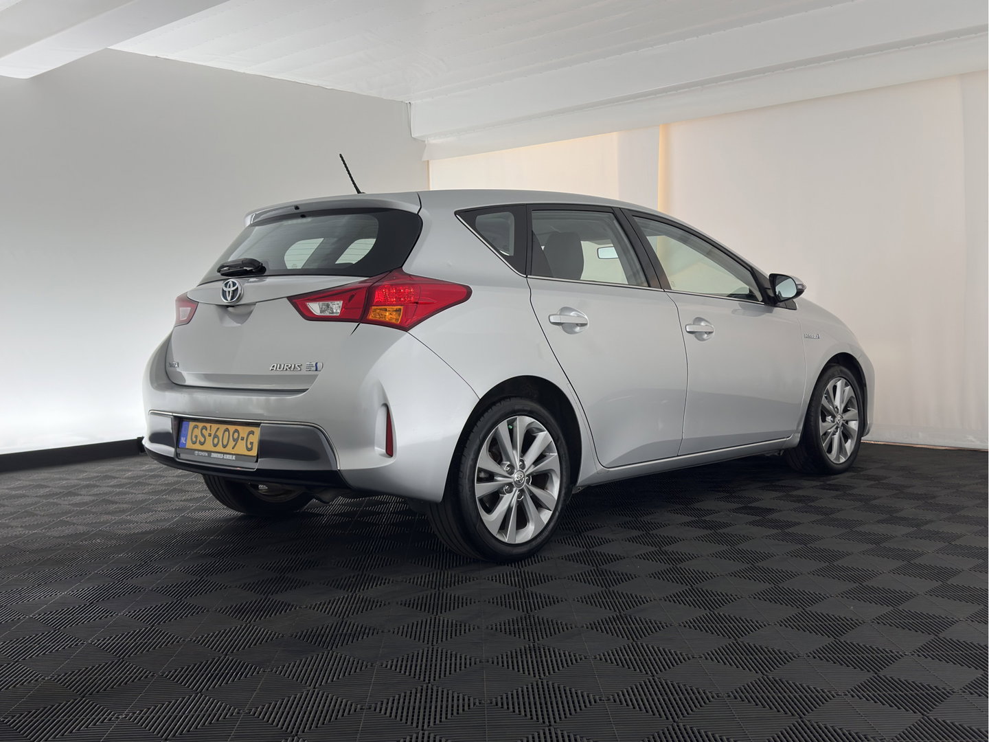 Toyota Auris 1.8 Hybrid Aspiration Aut. *CAMERA | KEYLESS | ECC | CRUISE | 17''ALU*