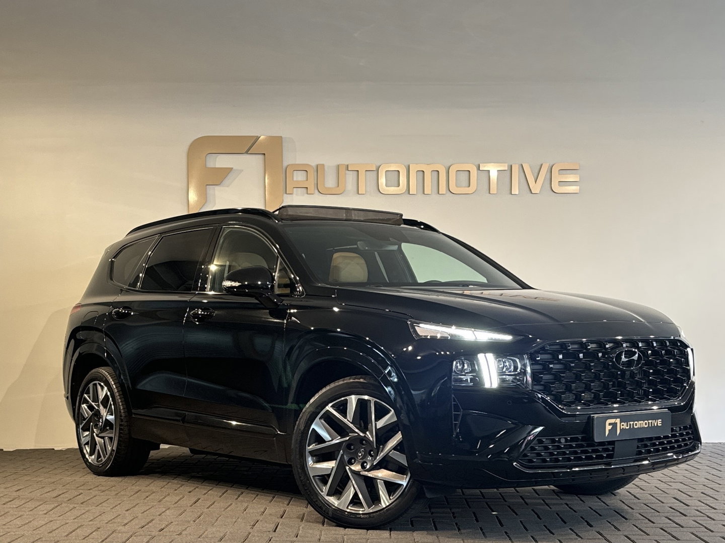 Hyundai Santa Fe 1.6 T-GDI PHEV Premium Plus Sky 7p. Pano|Dodehoek|Keyless|Stoelventilatie