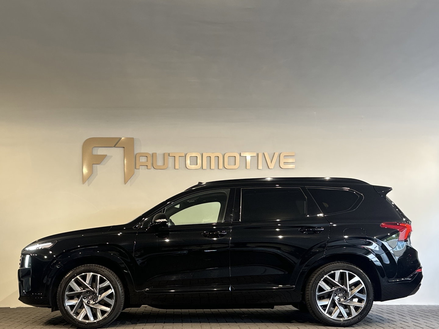 Hyundai Santa Fe 1.6 T-GDI PHEV Premium Plus Sky 7p. Pano|Dodehoek|Keyless|Stoelventilatie