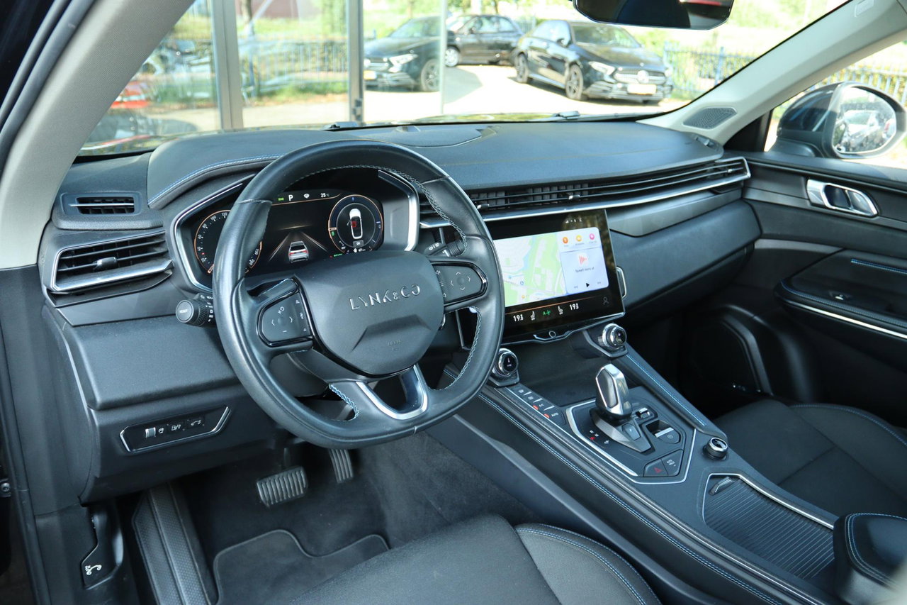 Lynk & Co 01