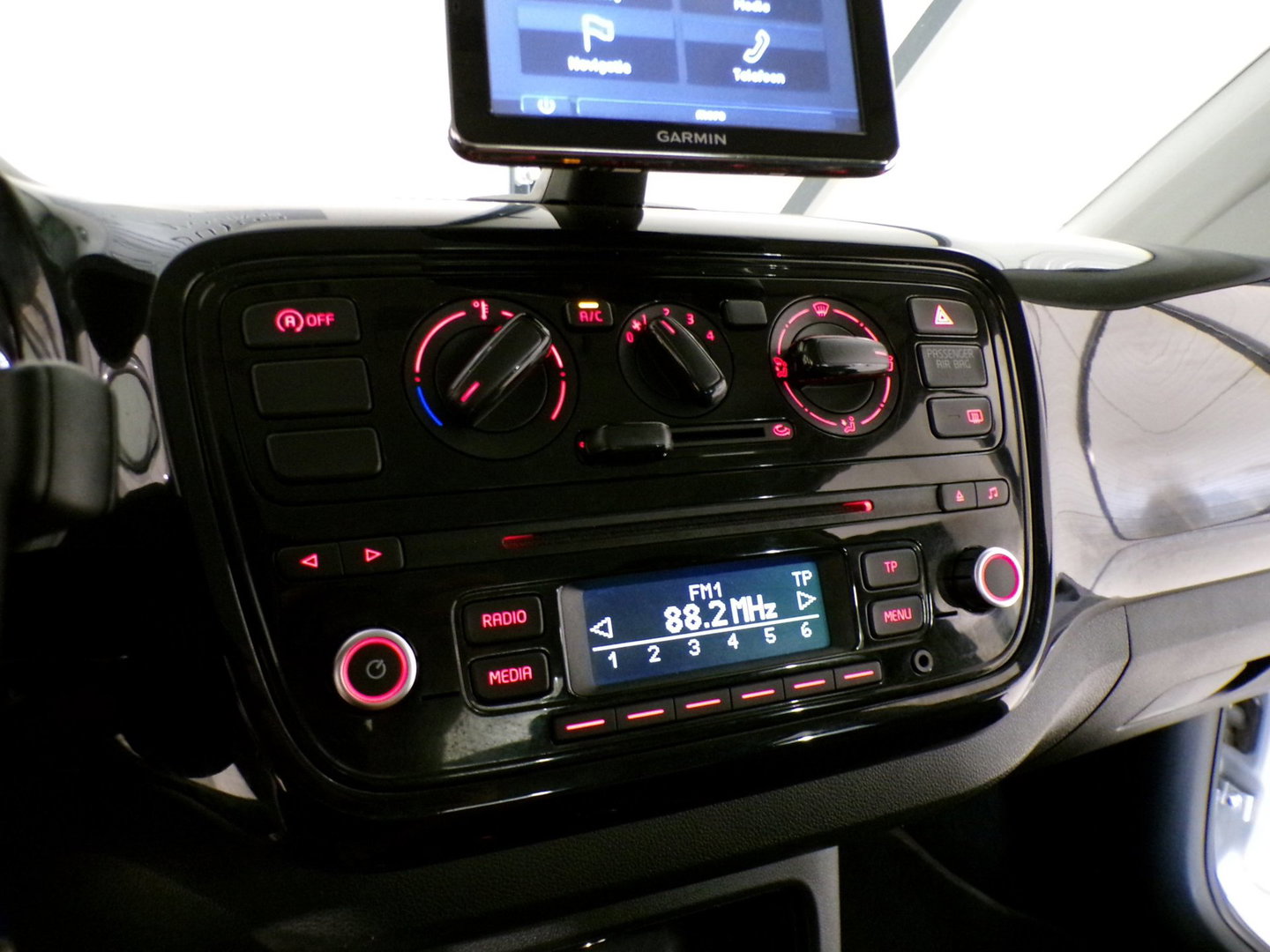 Volkswagen up! 1.0 move up! "Origineel NL!" 1e eigenaar! Bluetooth Navigatie Airco Elektrische-ramen Garantie NAP