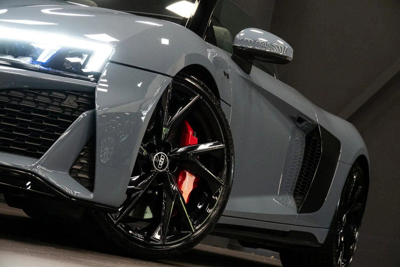 Audi R8