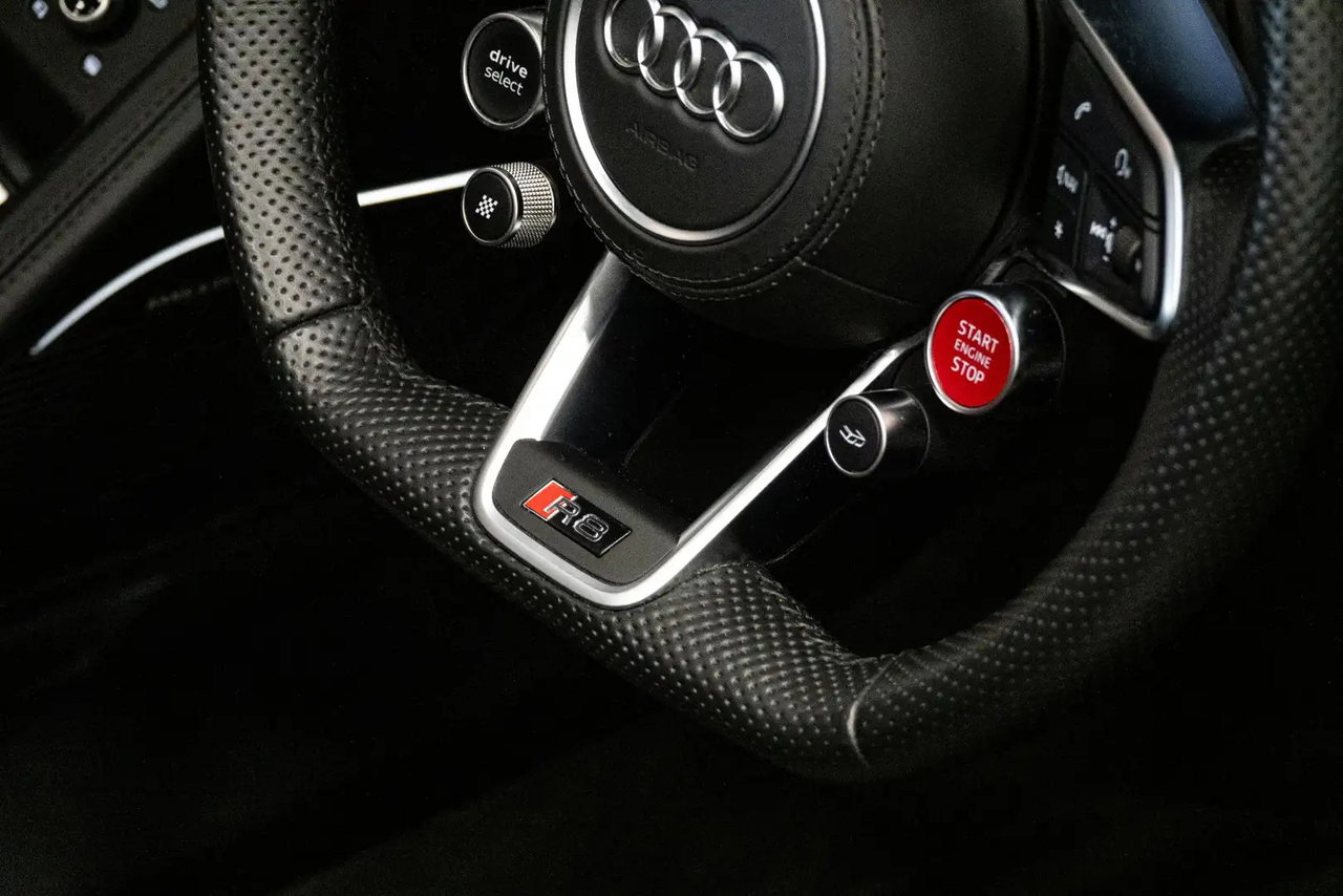 Audi R8