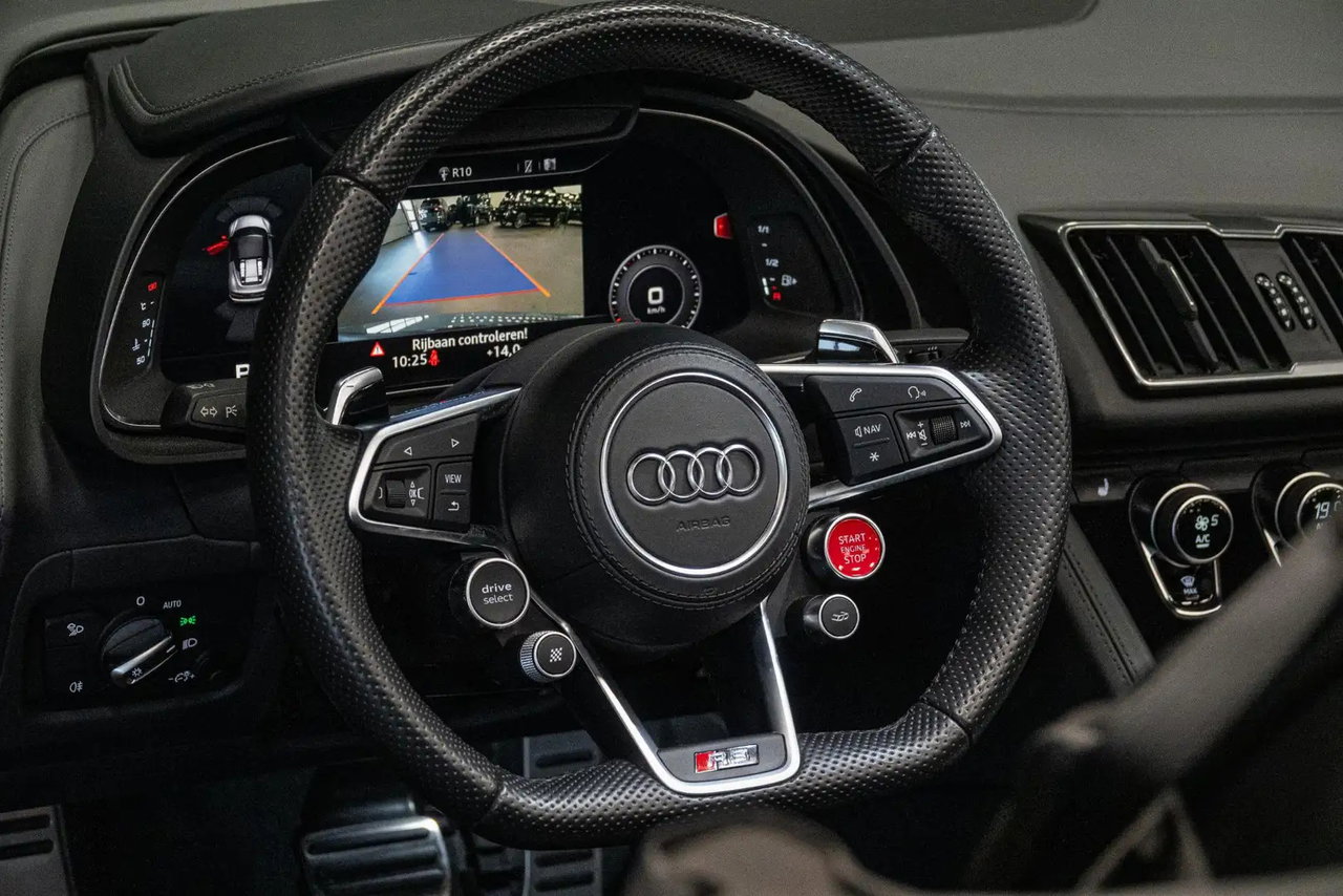 Audi R8