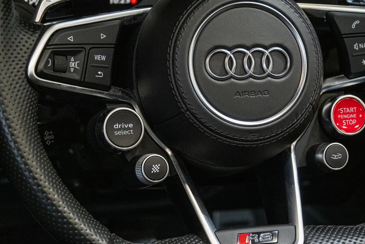 Audi R8
