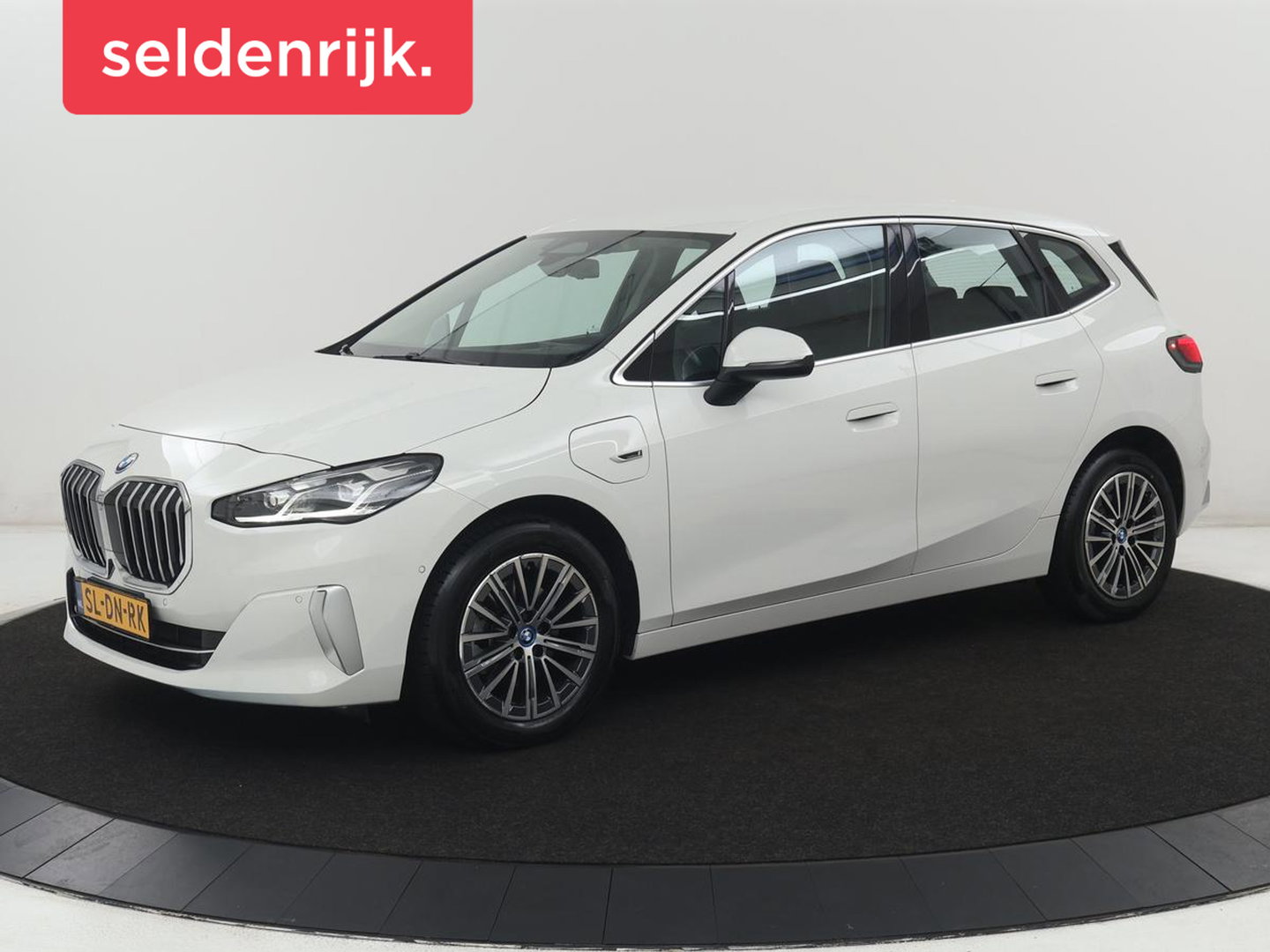 BMW 2 Serie 225 e xDrive Luxury Line | SOH 91,6% | Leder | Carplay | Navigatie | Sfeerverlichting | Cruise control | Climate control | Camera | Park assist |