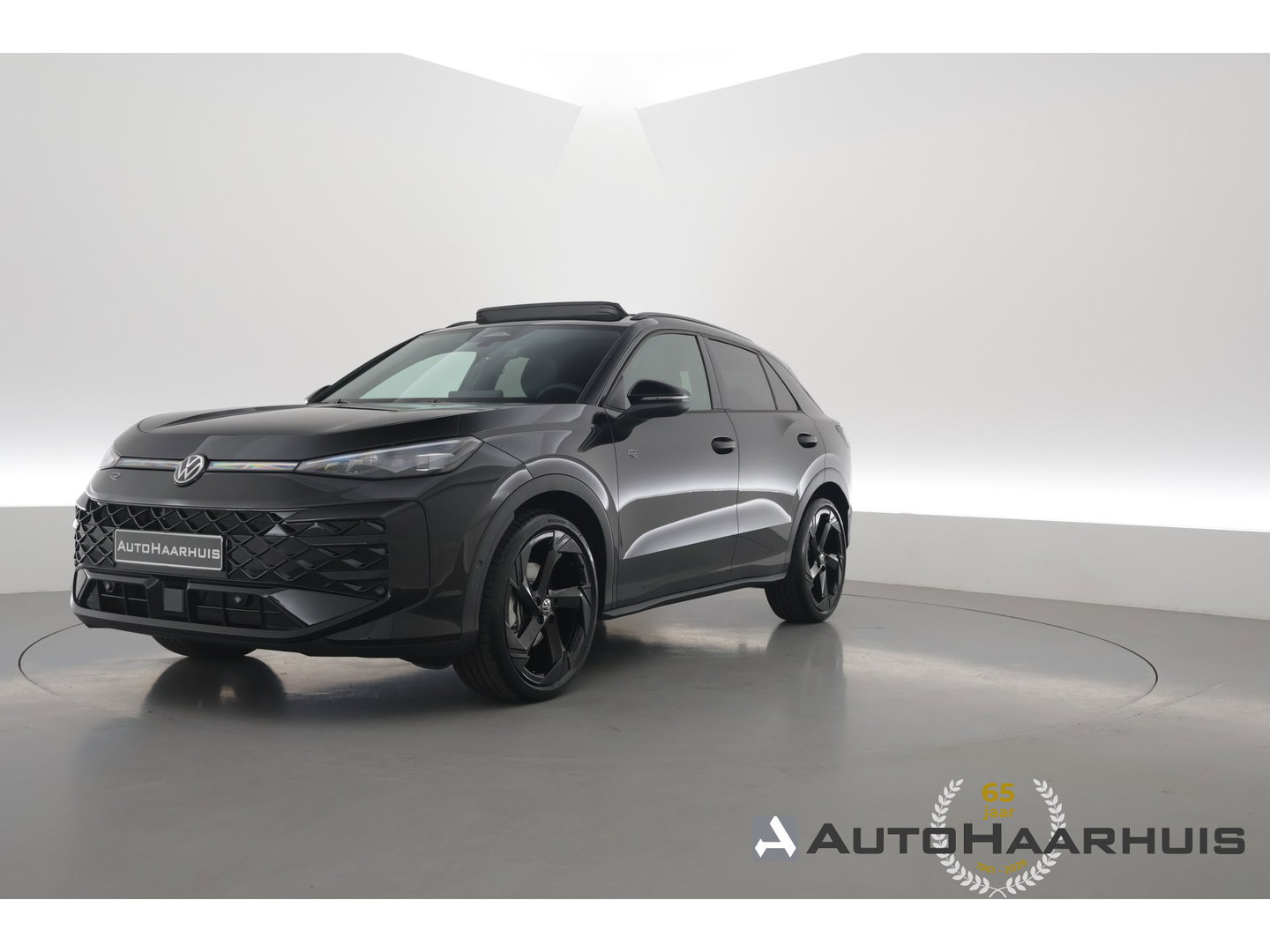 Volkswagen T-Roc 1.5 eTsi R-Line | Pano | IQ Light | Adapt. Cruise | Trekhaak | Camera | Stoel- Stuurverw. | CarPlay |
