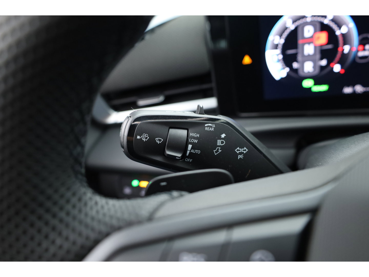 Volkswagen T-Roc 1.5 eTsi R-Line | Pano | IQ Light | Adapt. Cruise | Trekhaak | Camera | Stoel- Stuurverw. | CarPlay |
