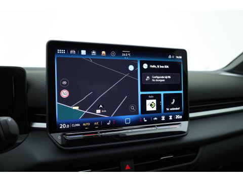 Volkswagen T-Roc 1.5 eTsi R-Line | Pano | IQ Light | Adapt. Cruise | Trekhaak | Camera | Stoel- Stuurverw. | CarPlay |