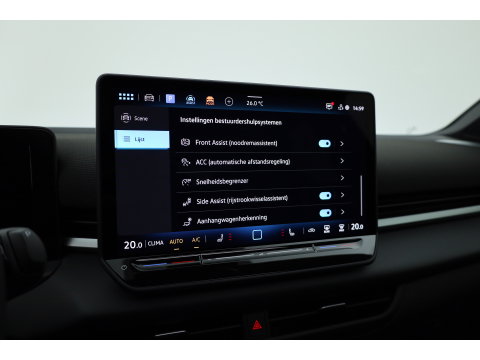 Volkswagen T-Roc 1.5 eTsi R-Line | Pano | IQ Light | Adapt. Cruise | Trekhaak | Camera | Stoel- Stuurverw. | CarPlay |
