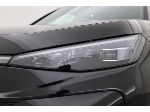 Volkswagen T-Roc 1.5 eTsi R-Line | Pano | IQ Light | Adapt. Cruise | Trekhaak | Camera | Stoel- Stuurverw. | CarPlay |