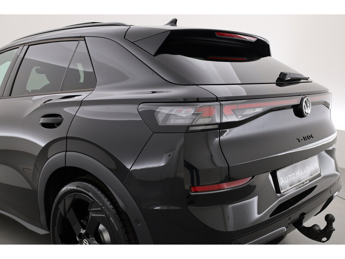 Volkswagen T-Roc 1.5 eTsi R-Line | Pano | IQ Light | Adapt. Cruise | Trekhaak | Camera | Stoel- Stuurverw. | CarPlay |