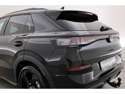 Volkswagen T-Roc 1.5 eTsi R-Line | Pano | IQ Light | Adapt. Cruise | Trekhaak | Camera | Stoel- Stuurverw. | CarPlay |