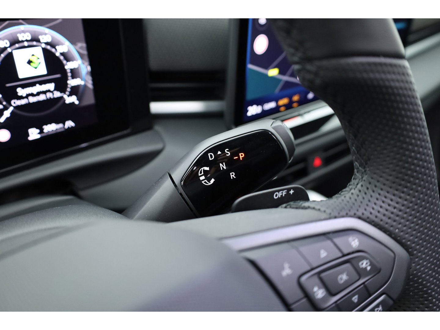 Volkswagen T-Roc 1.5 eTsi R-Line | Pano | IQ Light | Adapt. Cruise | Trekhaak | Camera | Stoel- Stuurverw. | CarPlay |