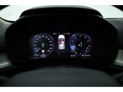 Volvo XC40 1.5 T3 Momentum Pro | RIJKLAAR!! | Cruise Contr. | Trekhaak | Camera | All Season | Apple CarPlay | Navi