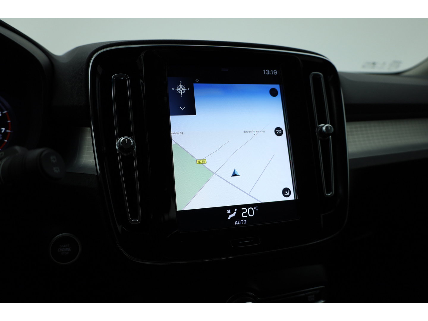Volvo XC40 1.5 T3 Momentum Pro | RIJKLAAR!! | Cruise Contr. | Trekhaak | Camera | All Season | Apple CarPlay | Navi