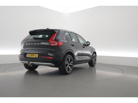 Volvo XC40 1.5 T3 Momentum Pro | RIJKLAAR!! | Cruise Contr. | Trekhaak | Camera | All Season | Apple CarPlay | Navi