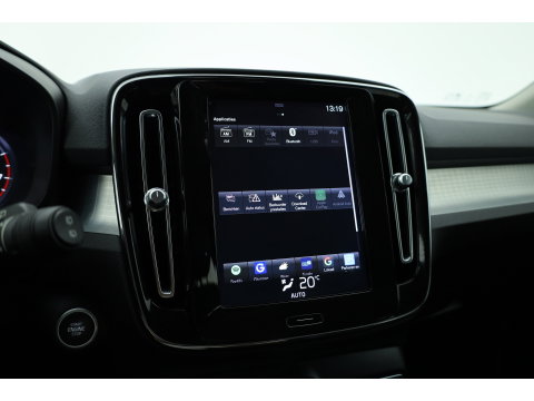Volvo XC40 1.5 T3 Momentum Pro | RIJKLAAR!! | Cruise Contr. | Trekhaak | Camera | All Season | Apple CarPlay | Navi