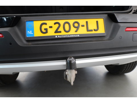 Volvo XC40 1.5 T3 Momentum Pro | RIJKLAAR!! | Cruise Contr. | Trekhaak | Camera | All Season | Apple CarPlay | Navi