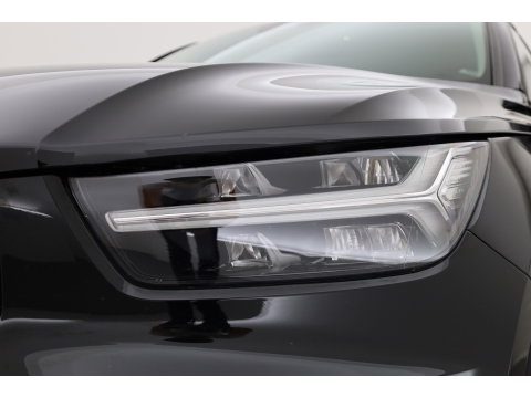 Volvo XC40 1.5 T3 Momentum Pro | RIJKLAAR!! | Cruise Contr. | Trekhaak | Camera | All Season | Apple CarPlay | Navi