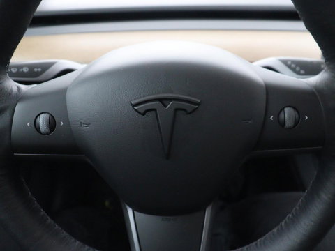 Tesla Model 3 Long Range AWD 75 kWh | SOH 88,8% | Panoramadak | Leder | Memory | Stuur/stoel verwarming | Achterbank verwarming | Adaptive cruise | Climate control