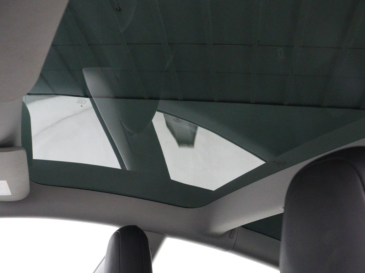 Tesla Model 3 Long Range AWD 75 kWh | SOH 88,8% | Panoramadak | Leder | Memory | Stuur/stoel verwarming | Achterbank verwarming | Adaptive cruise | Climate control