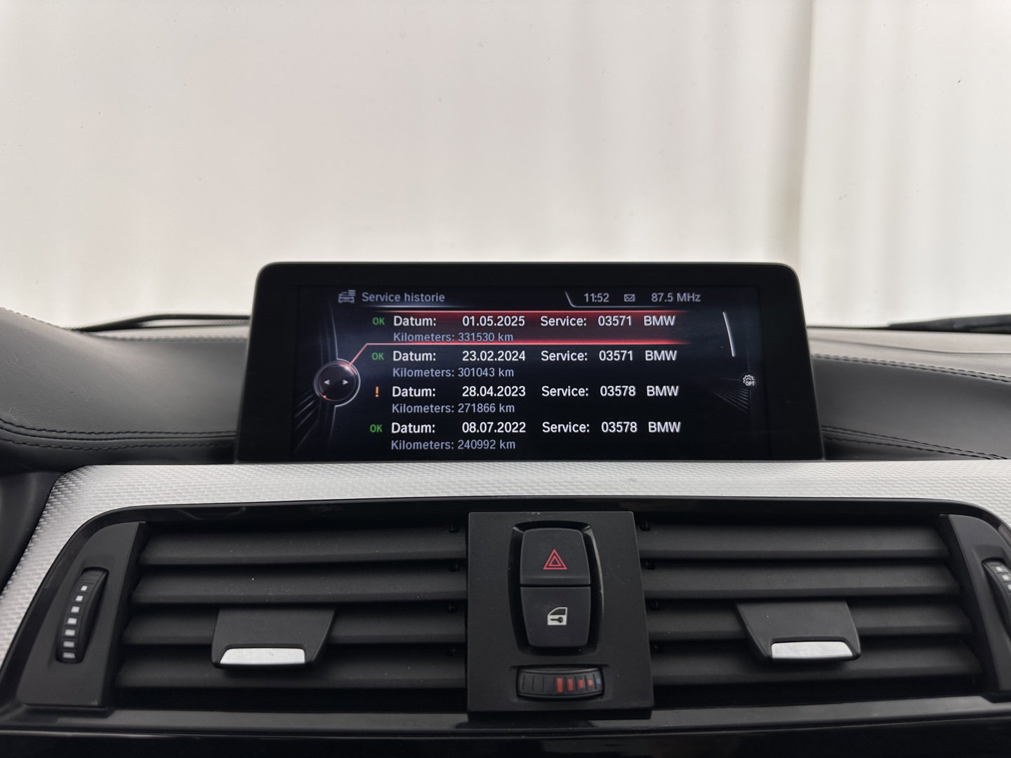 BMW 3 Serie 330D M-Sportpack High Executive Aut. *PANO | LEATHER | XENON | HARMAN/KARDON | MEMORY-PACK | BLINDSPOT | HEATED-SPORTSEATS | CAMERA | DAB | KEYLESS | ECC | HEAD-UP | PDC | ADAPTIVE-CRUISE | SHIFTPADDLES | TOWBAR |  18''ALU