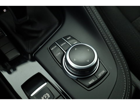 BMW X2 sDrive20i | Navi | Stoelverw. | Elek. Achterklep | Afn. Trekhaak | All Seasons