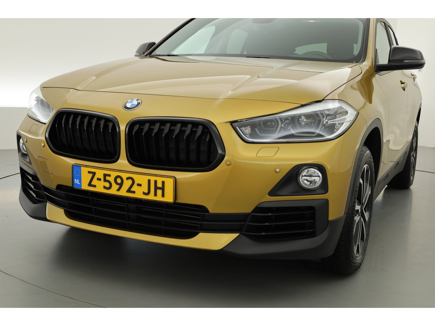 BMW X2 sDrive20i | Navi | Stoelverw. | Elek. Achterklep | Afn. Trekhaak | All Seasons