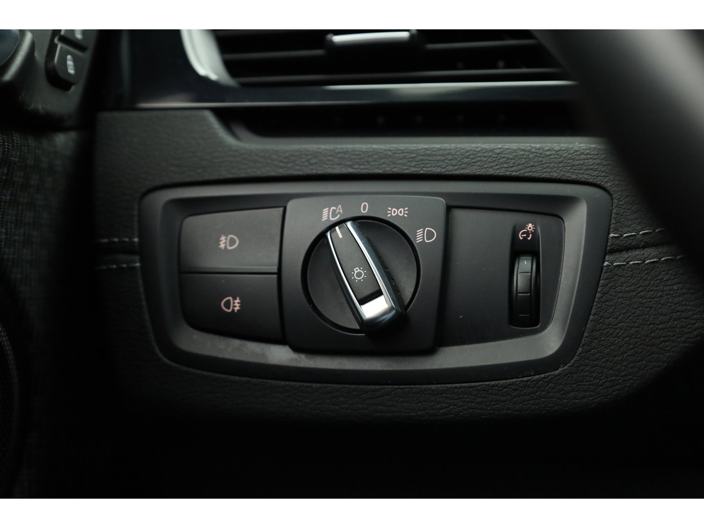 BMW X2 sDrive20i | Navi | Stoelverw. | Elek. Achterklep | Afn. Trekhaak | All Seasons