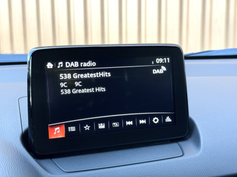 Mazda CX-3 2.0 SkyActiv-G 121 Sportive | Cruise Control | Parkeersensoren Achter | Apple Carplay | Android Auto |Stoelverwarming | Navigatie | 18" Lichtmetaal | Airconditioning