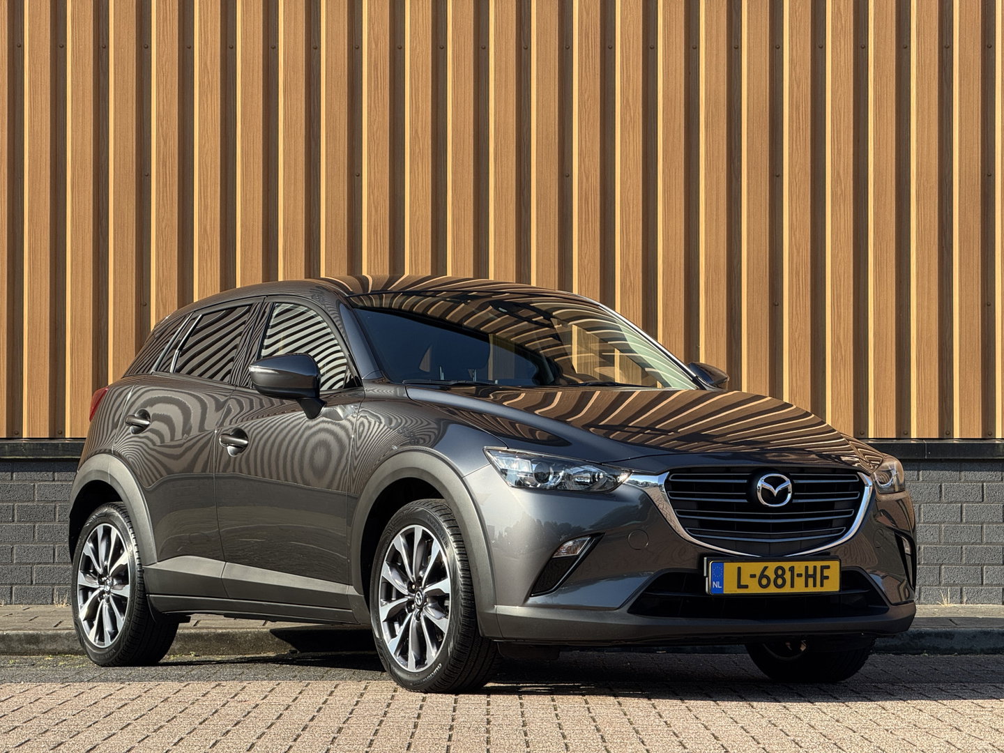 Mazda CX-3 2.0 SkyActiv-G 121 Sportive | Cruise Control | Parkeersensoren Achter | Apple Carplay | Android Auto |Stoelverwarming | Navigatie | 18" Lichtmetaal | Airconditioning
