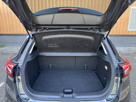 Mazda CX-3 2.0 SkyActiv-G 121 Sportive | Cruise Control | Parkeersensoren Achter | Apple Carplay | Android Auto |Stoelverwarming | Navigatie | 18" Lichtmetaal | Airconditioning