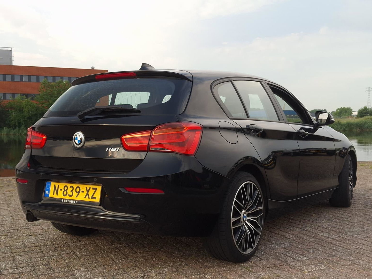 BMW 1 Serie 118i High Executive Sport | AUT | STOELVERW. | TREKHAAK AFNEEMBAAR | LMV
