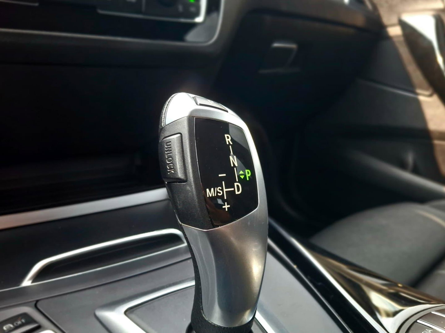 BMW 1 Serie 118i High Executive Sport | AUT | STOELVERW. | TREKHAAK AFNEEMBAAR | LMV