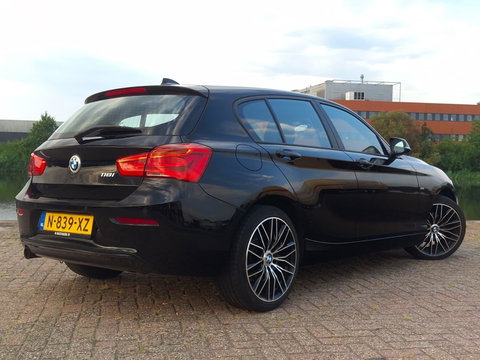 BMW 1 Serie 118i High Executive Sport | AUT | STOELVERW. | TREKHAAK AFNEEMBAAR | LMV