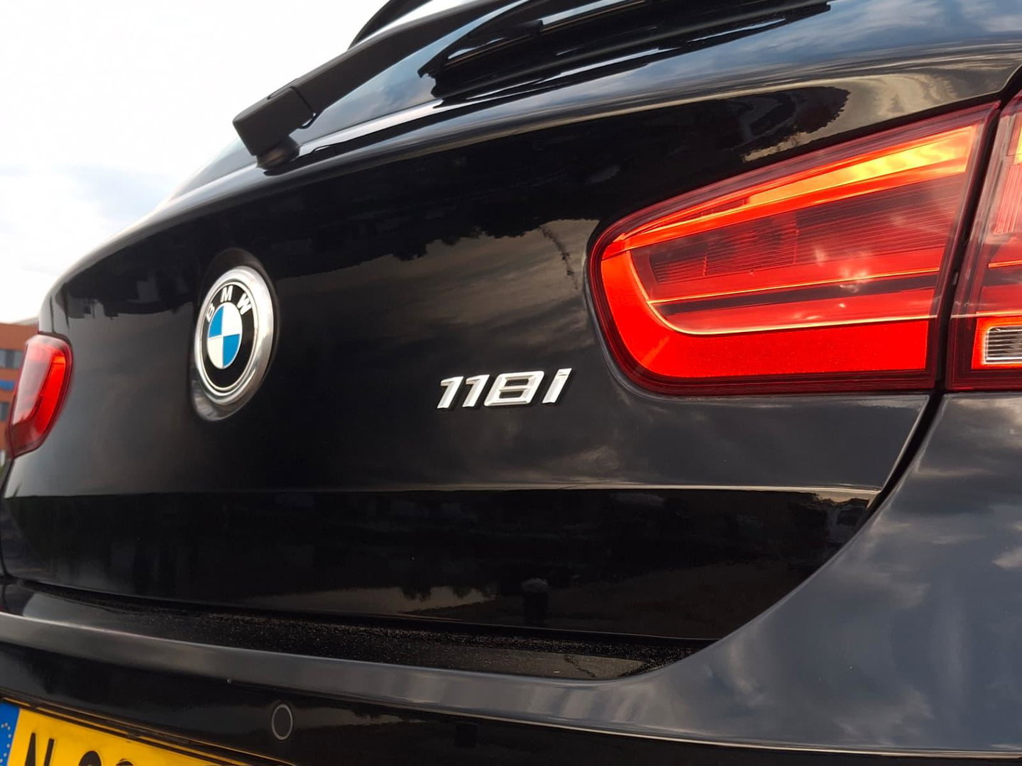 BMW 1 Serie 118i High Executive Sport | AUT | STOELVERW. | TREKHAAK AFNEEMBAAR | LMV