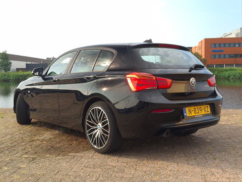 BMW 1 Serie 118i High Executive Sport | AUT | STOELVERW. | TREKHAAK AFNEEMBAAR | LMV