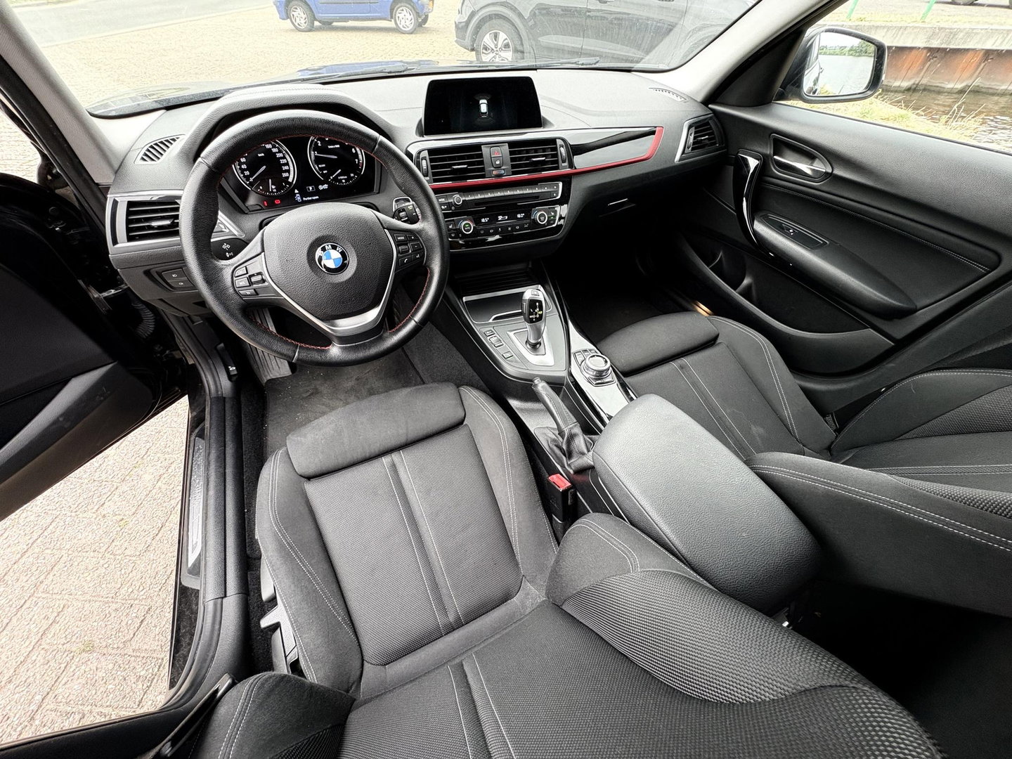 BMW 1 Serie 118i High Executive Sport | AUT | STOELVERW. | TREKHAAK AFNEEMBAAR | LMV