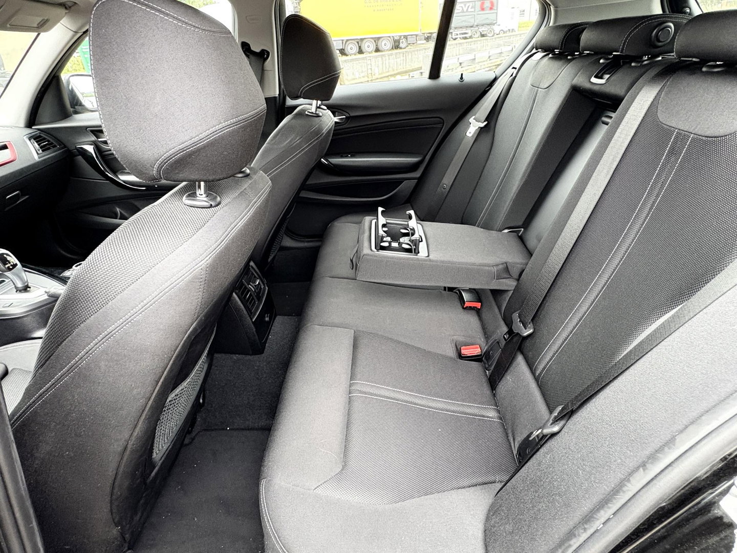 BMW 1 Serie 118i High Executive Sport | AUT | STOELVERW. | TREKHAAK AFNEEMBAAR | LMV