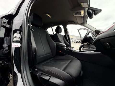BMW 1 Serie 118i High Executive Sport | AUT | STOELVERW. | TREKHAAK AFNEEMBAAR | LMV