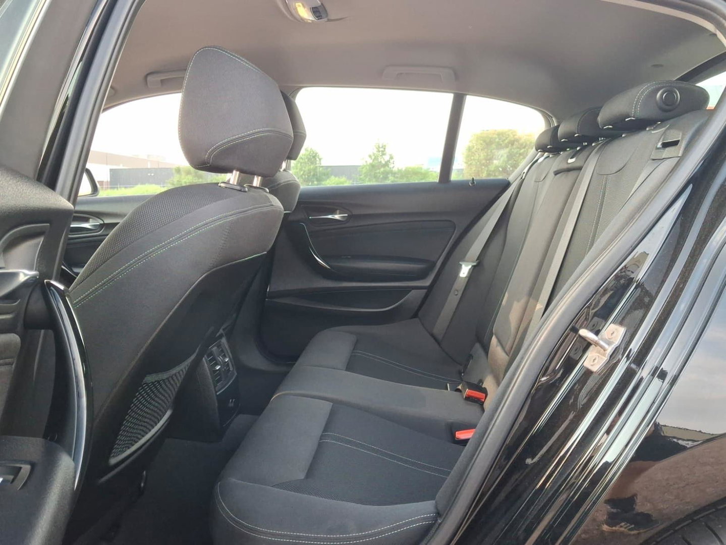 BMW 1 Serie 118i High Executive Sport | AUT | STOELVERW. | TREKHAAK AFNEEMBAAR | LMV